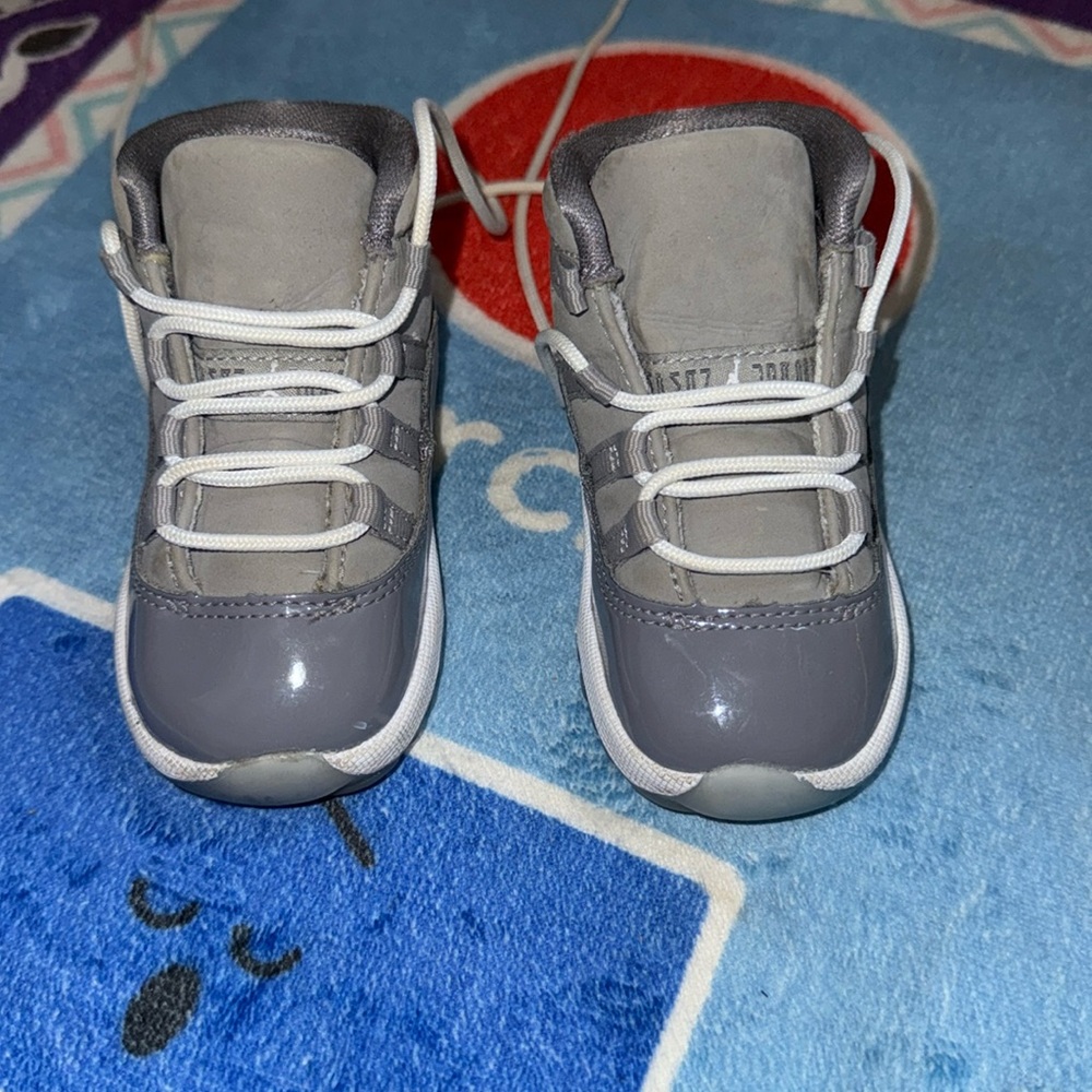 Cool Grey 11